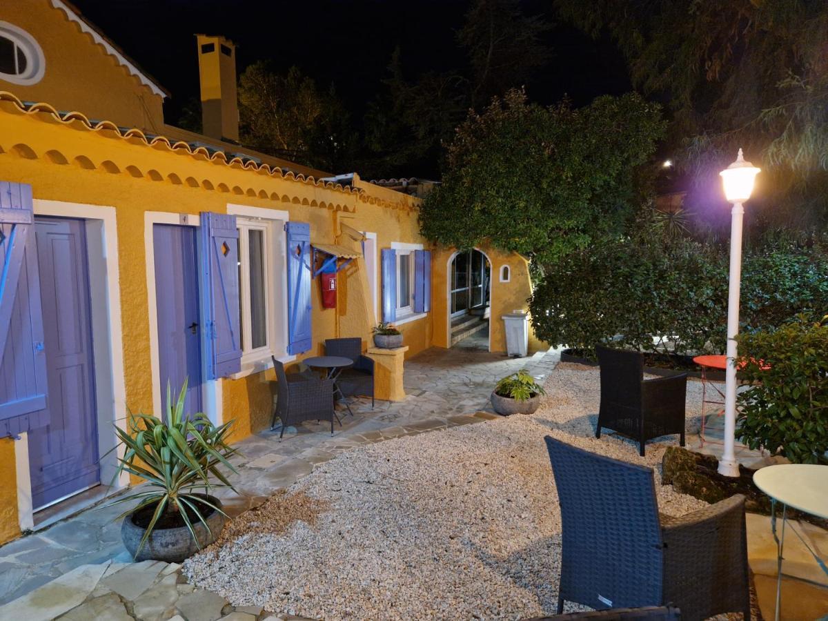 Le Cosy Hotel Saint Aygulf Exterior foto