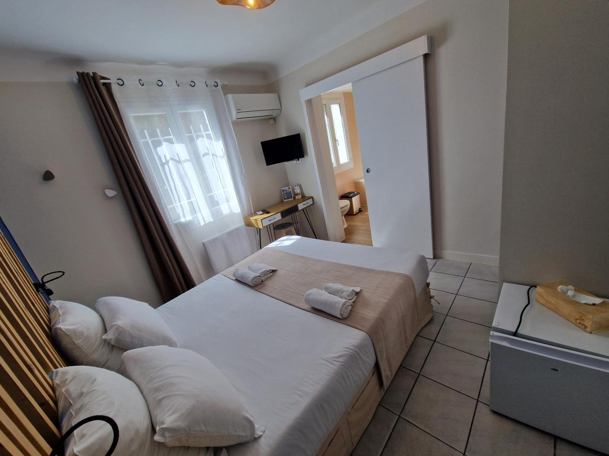Le Cosy Hotel Saint Aygulf Exterior foto