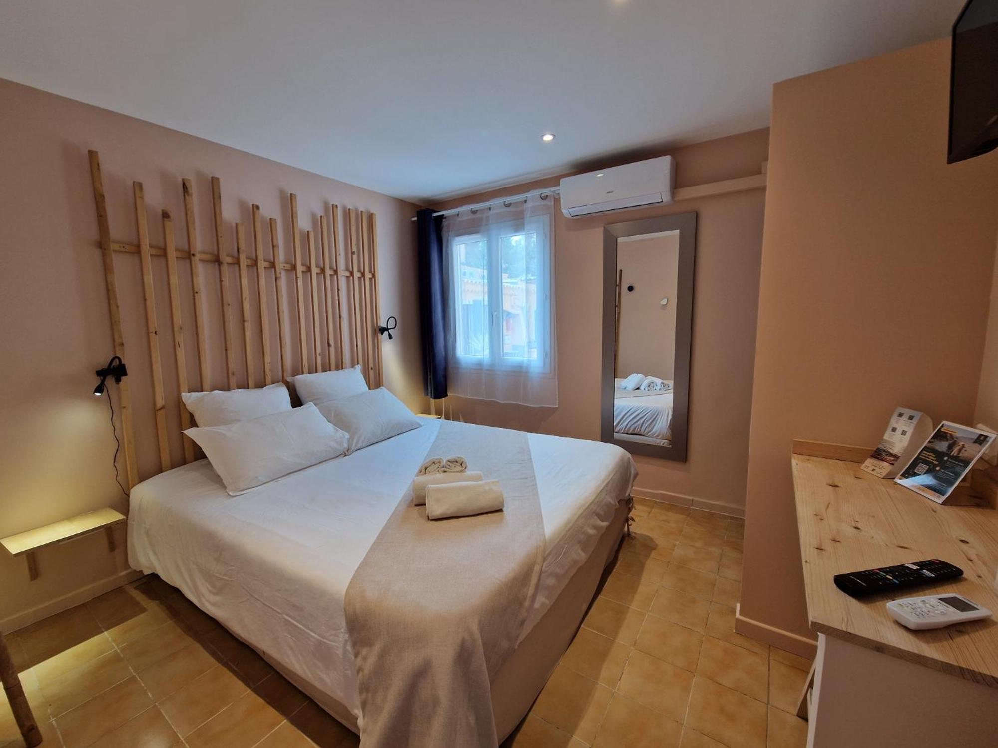 Le Cosy Hotel Saint Aygulf Exterior foto