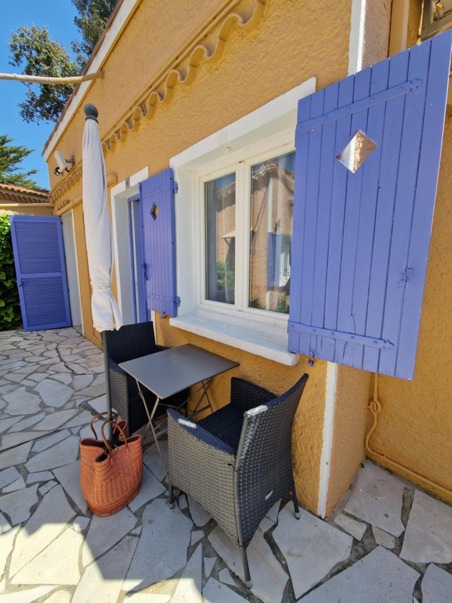 Le Cosy Hotel Saint Aygulf Exterior foto